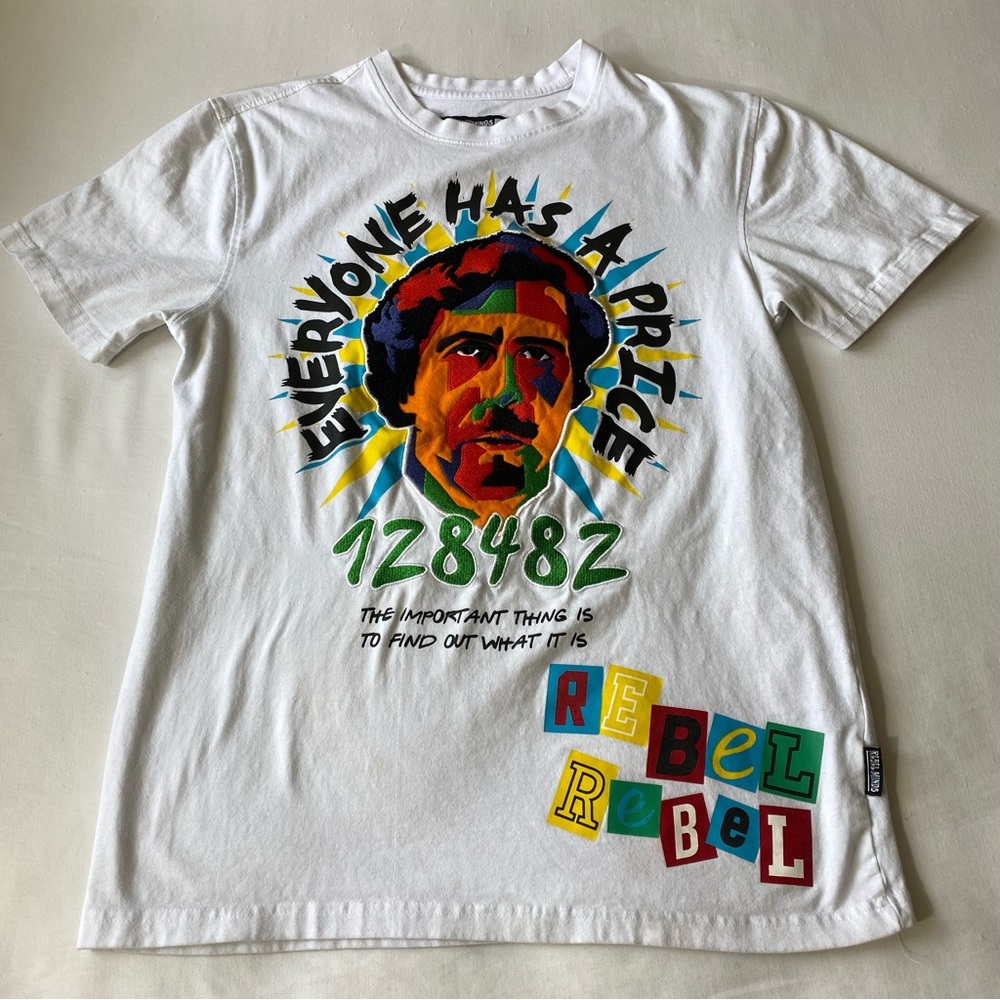 Pablo Escobar Graphic T-Shirt Size Medium Rebel Minds Everyone Has A Price Face